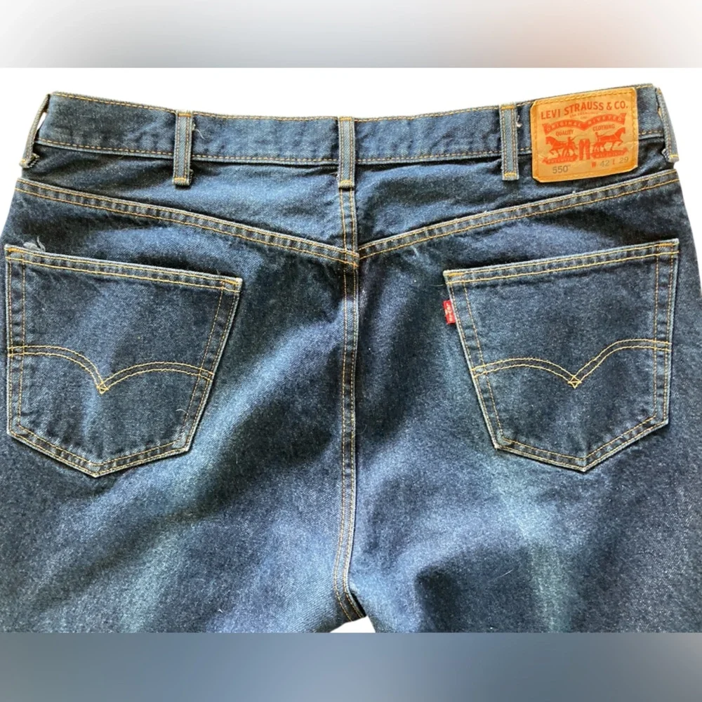 Levi's 550 5 pocket Relaxed Blue Jeans with Classic Denim Style 42x29